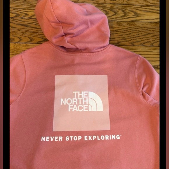 The North Face Women's NSE Hoodie. Size M Coral/ Salmon Pink Like New - Picture 6 of 6